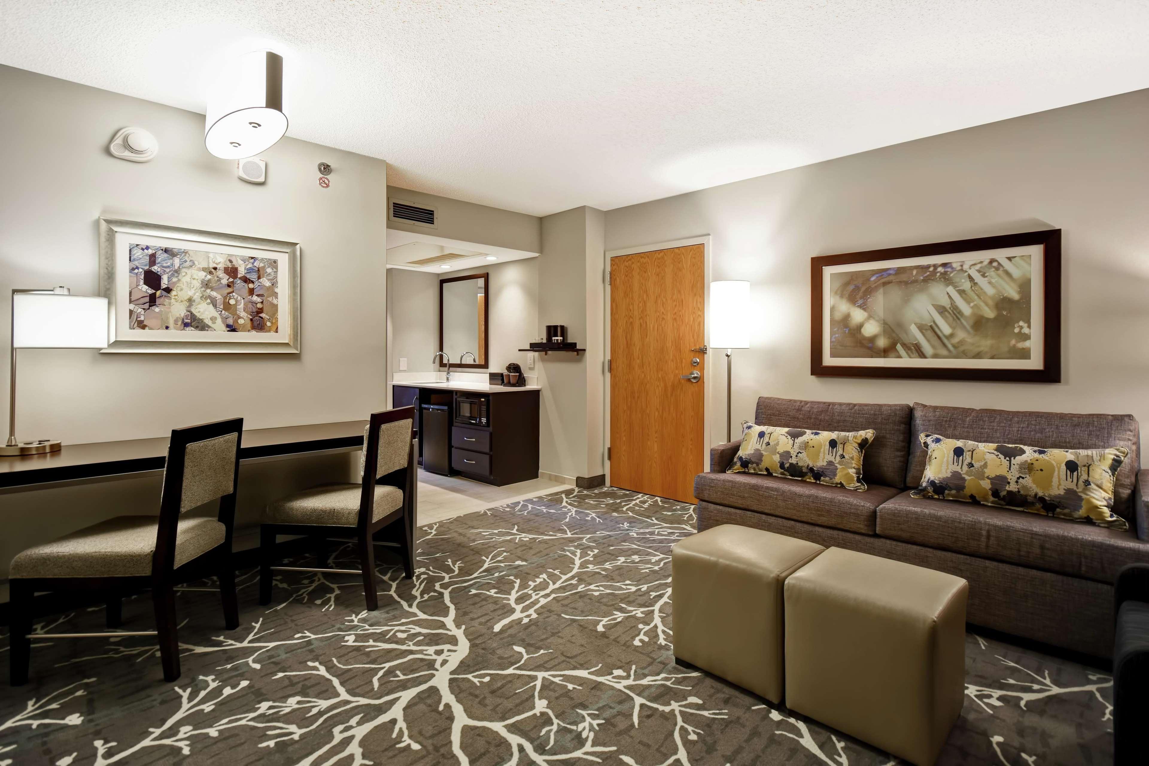 Embassy Suites By Hilton Raleigh Durham Research Triangle Кари Екстериор снимка