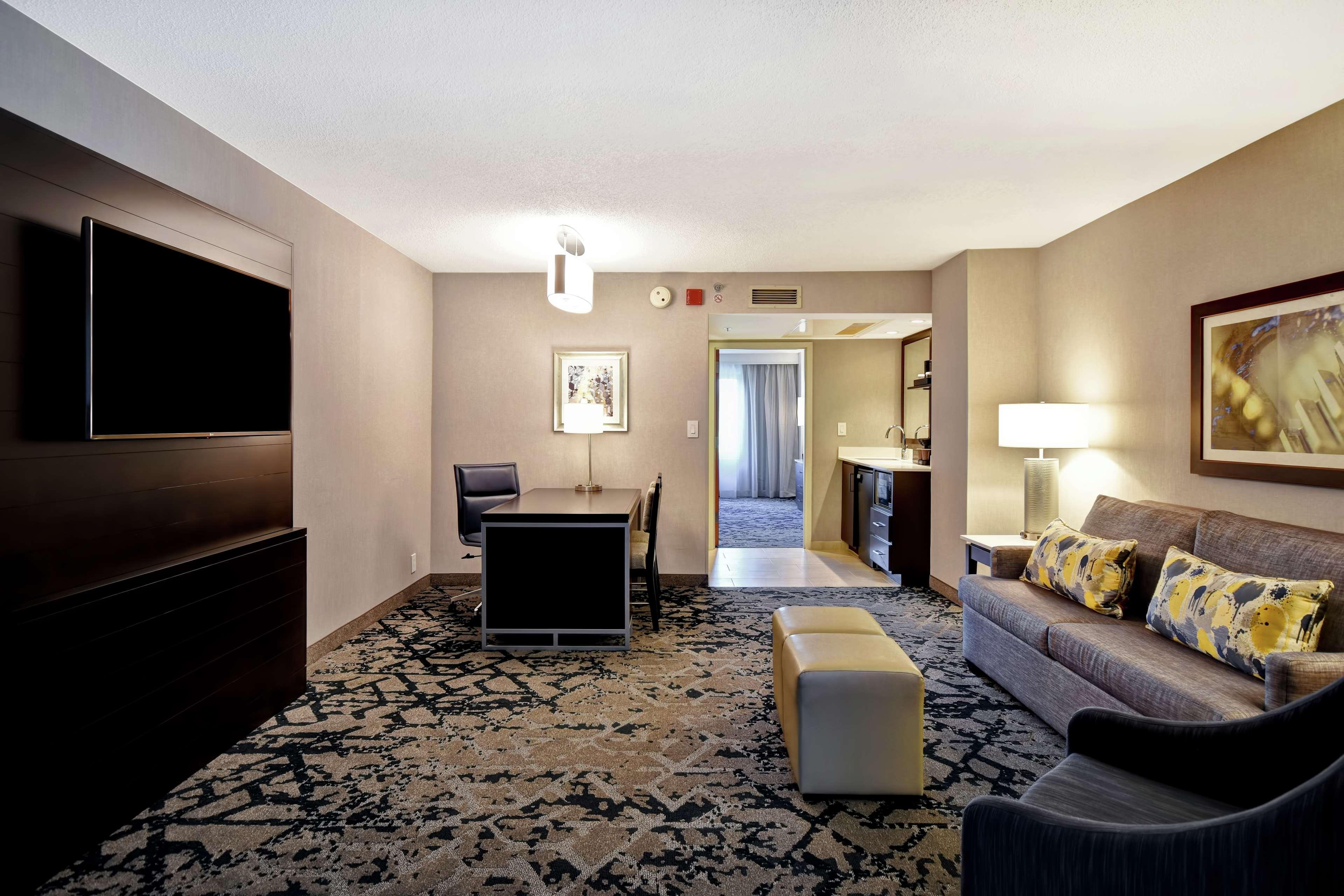 Embassy Suites By Hilton Raleigh Durham Research Triangle Кари Екстериор снимка