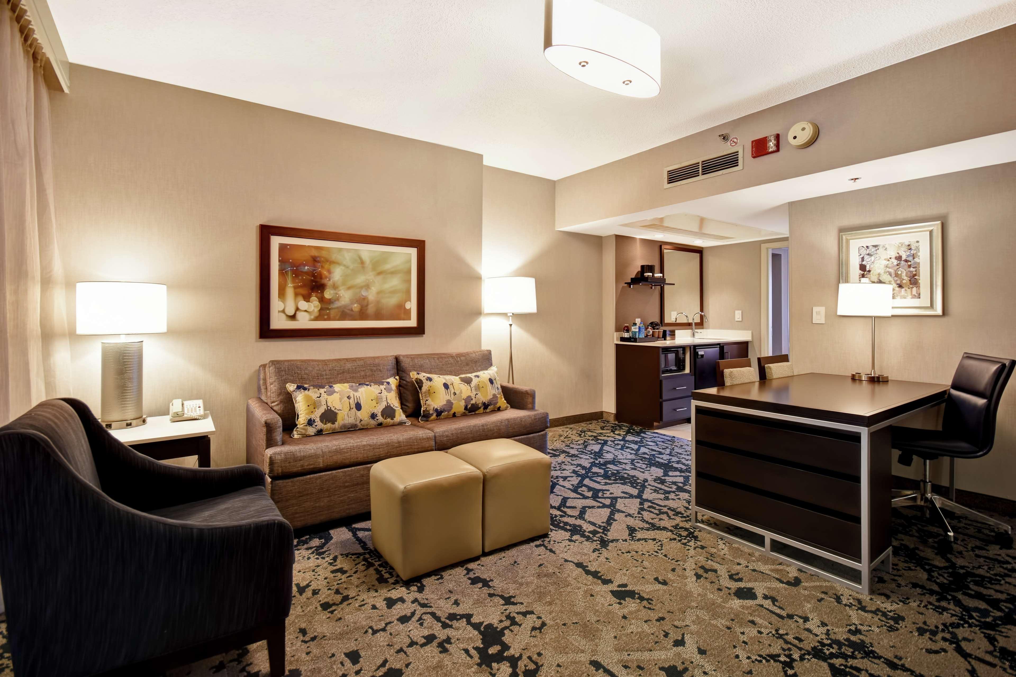 Embassy Suites By Hilton Raleigh Durham Research Triangle Кари Екстериор снимка