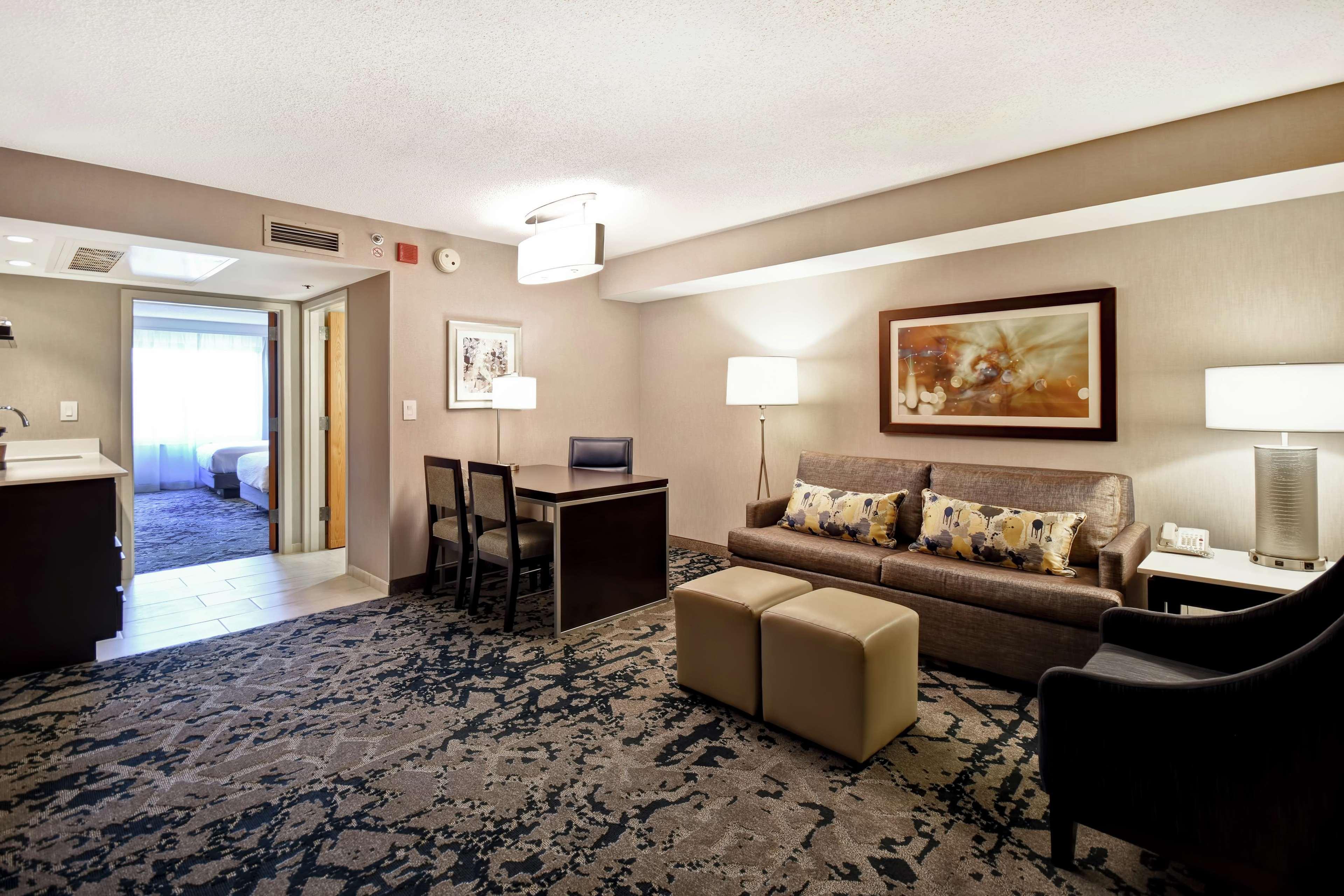 Embassy Suites By Hilton Raleigh Durham Research Triangle Кари Екстериор снимка