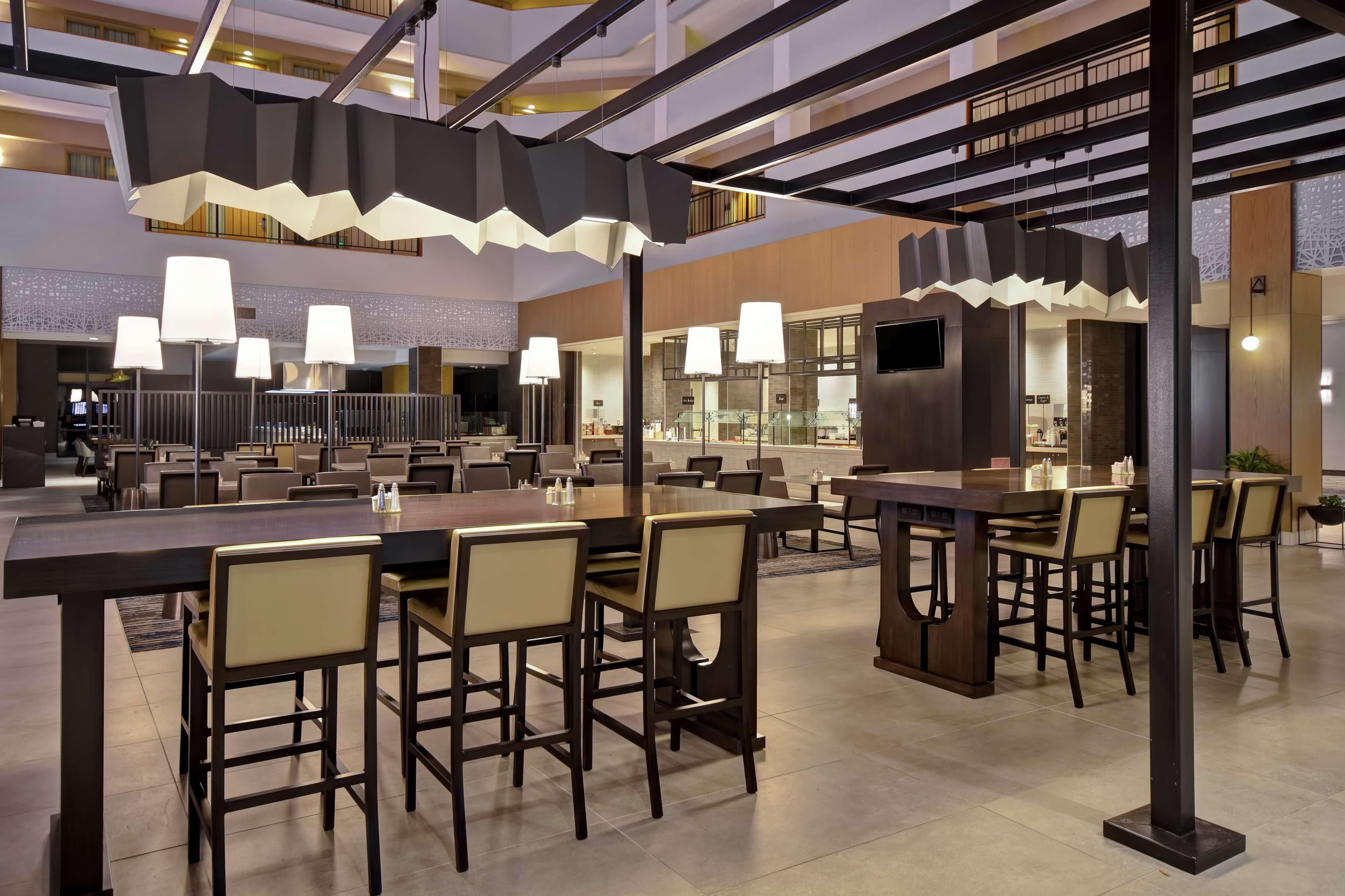 Embassy Suites By Hilton Raleigh Durham Research Triangle Кари Екстериор снимка