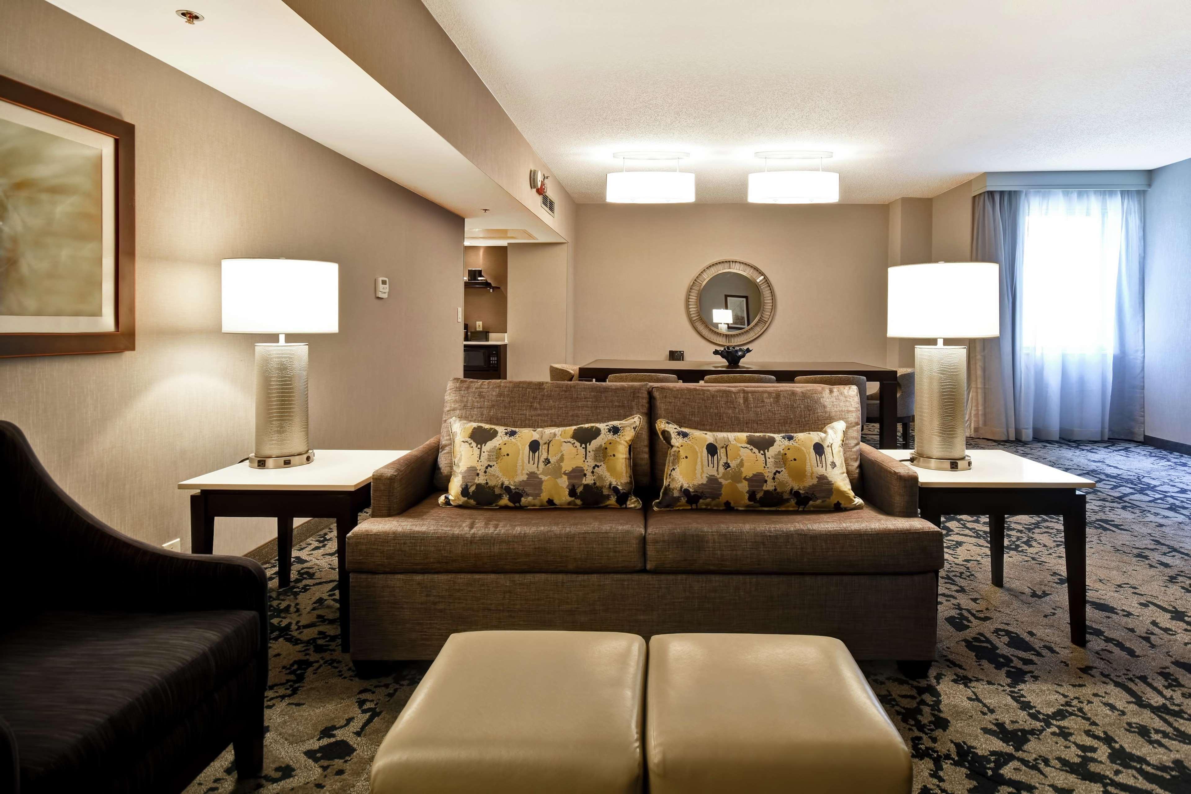 Embassy Suites By Hilton Raleigh Durham Research Triangle Кари Екстериор снимка