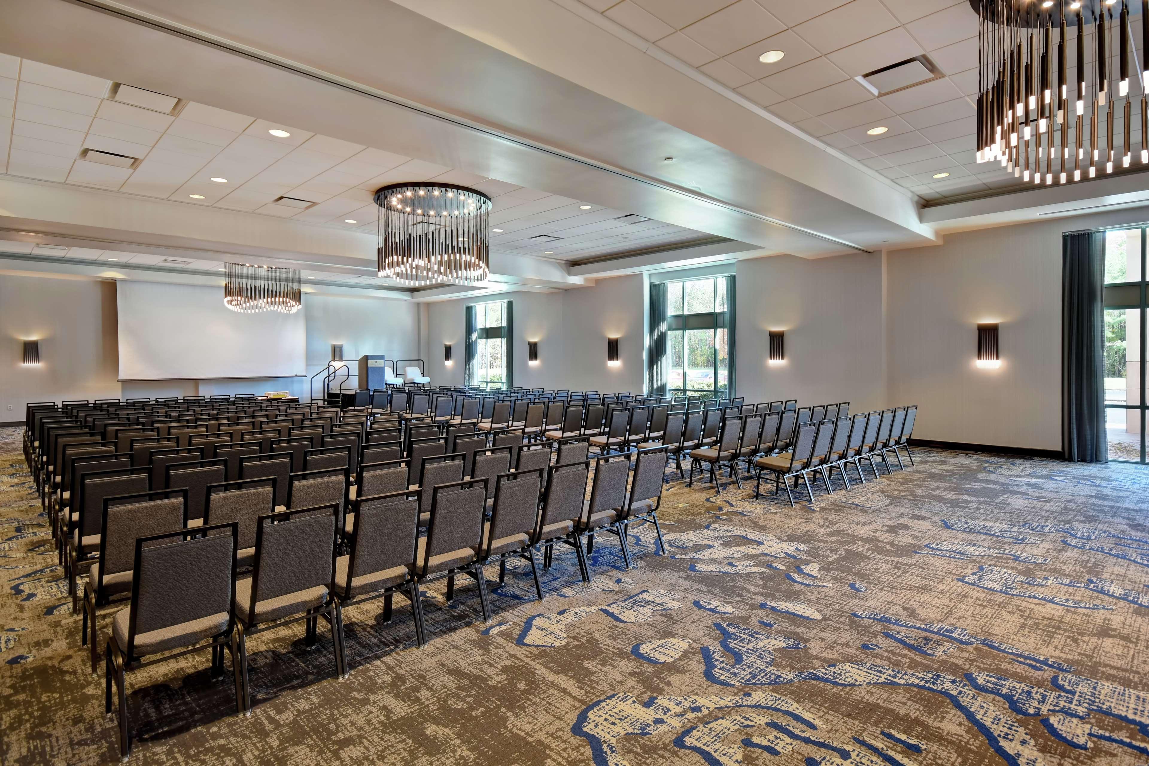 Embassy Suites By Hilton Raleigh Durham Research Triangle Кари Екстериор снимка