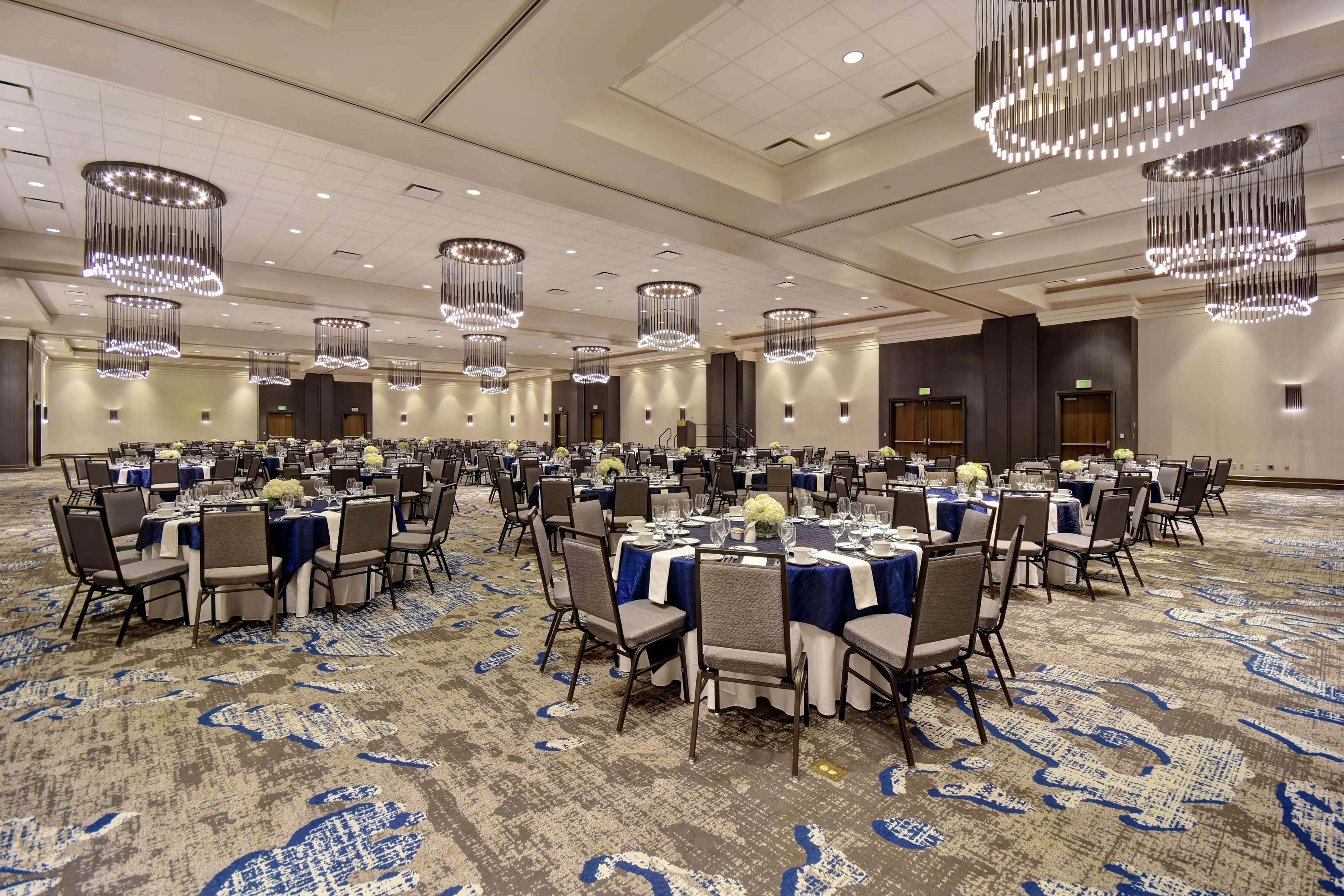 Embassy Suites By Hilton Raleigh Durham Research Triangle Кари Екстериор снимка