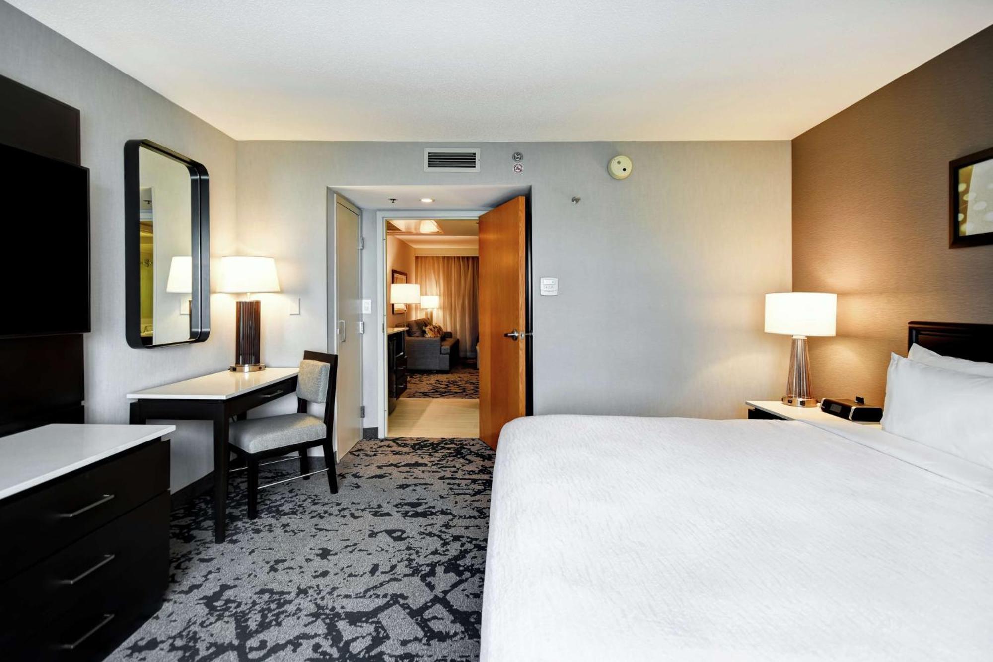 Embassy Suites By Hilton Raleigh Durham Research Triangle Кари Екстериор снимка