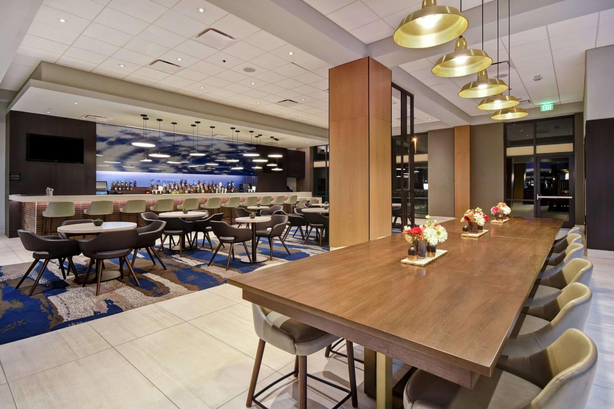 Embassy Suites By Hilton Raleigh Durham Research Triangle Кари Екстериор снимка